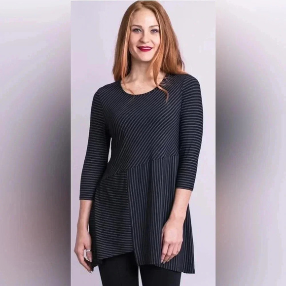 Blue Sky | 3/4 Sleeve Tunic - Picture 1 of 7